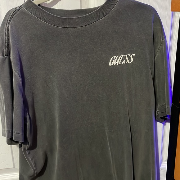 Guess T-shirt